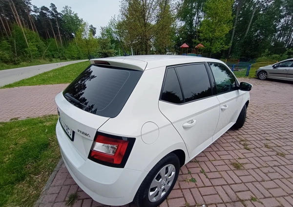 Skoda Fabia cena 16500 przebieg: 299000, rok produkcji 2016 z Kielce małe 529